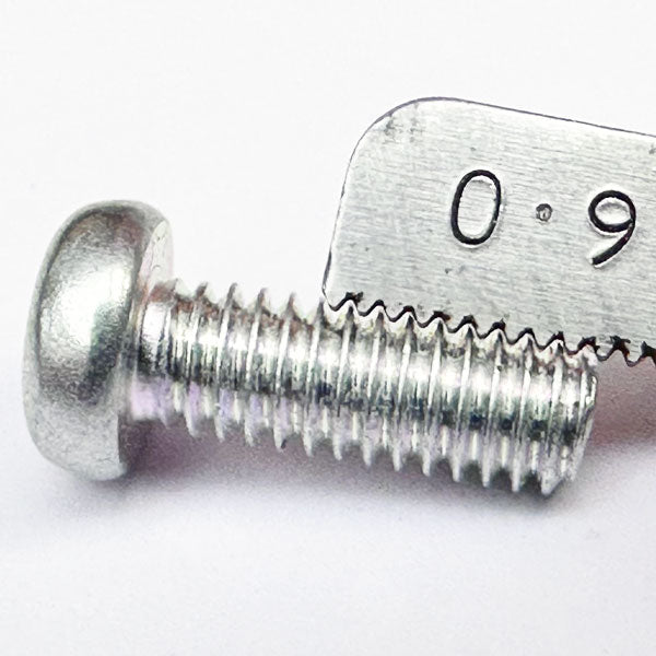 M5x45 M5-(0.9) x 45 Phil Pan Head Screw Former JIS 0.9 Pitch Trivalent White Cr-3 close up