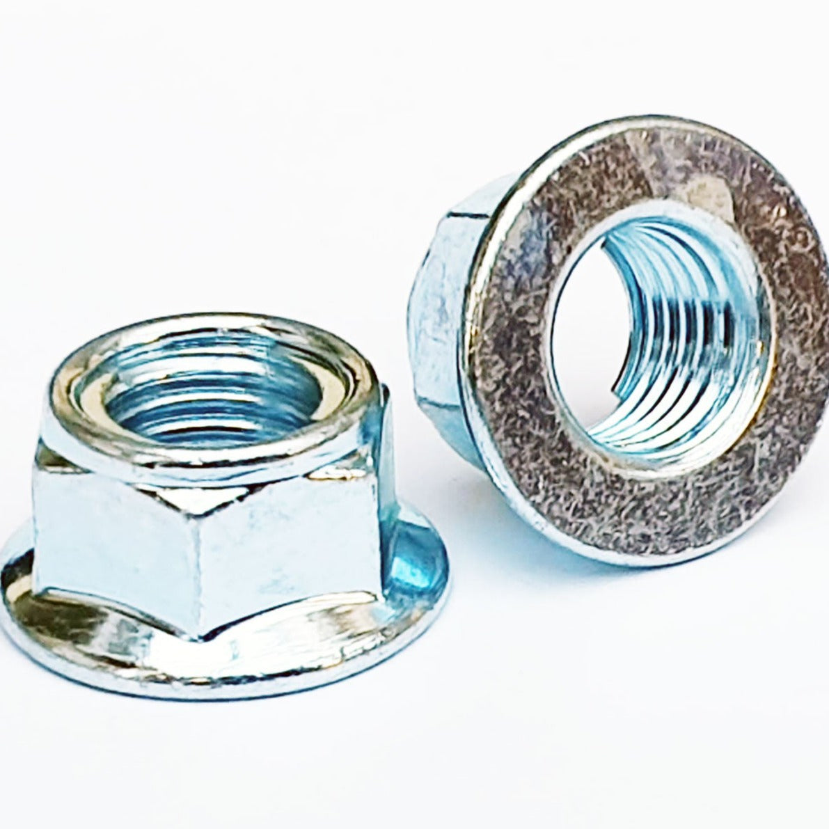 A pair of M5 plain flanged metal locking nuts with a trivalent white finish. M5 Plain Flanged Metal Locking Nut Trivalent White JIS 8mm A/F