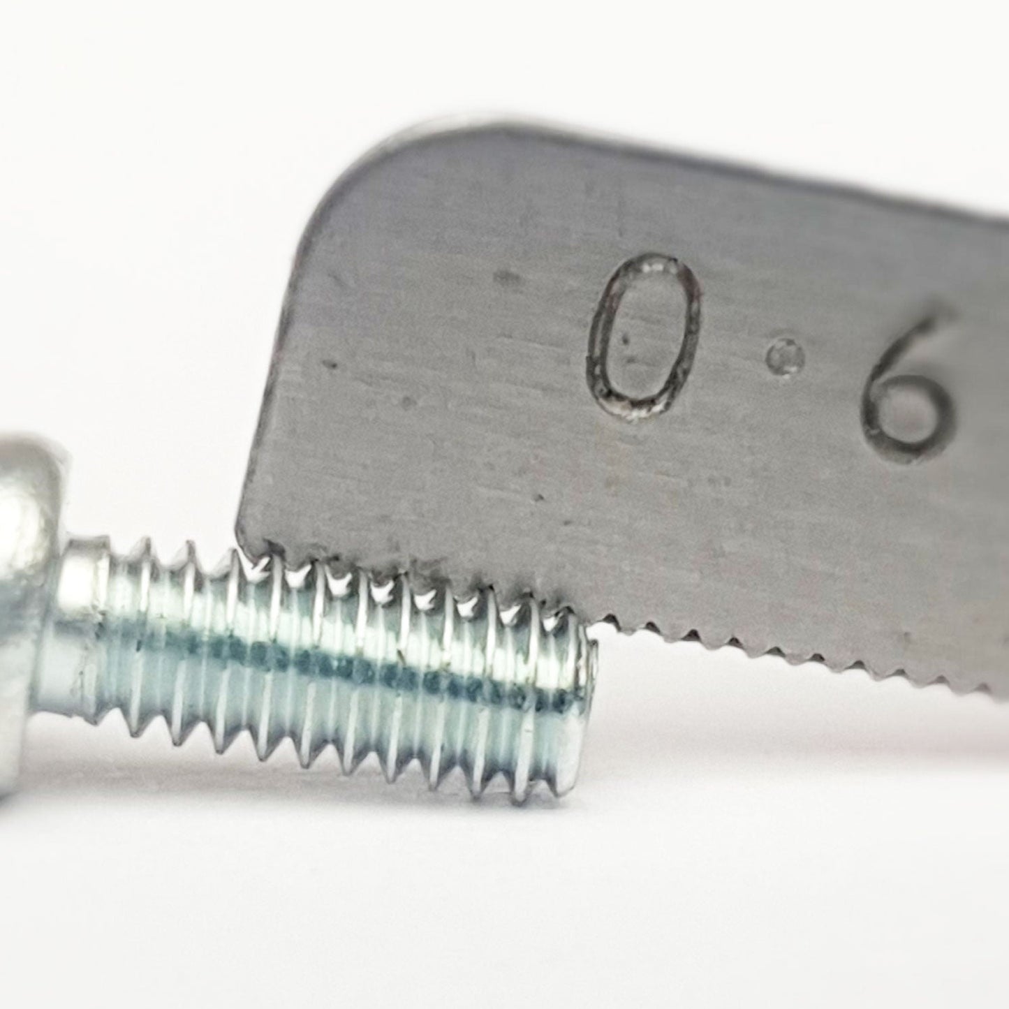 M3x12 M3-(0.60) x 12 Phil Pan Head Screw Former JIS 0.60 Pitch Trivalent White Cr-3 close up