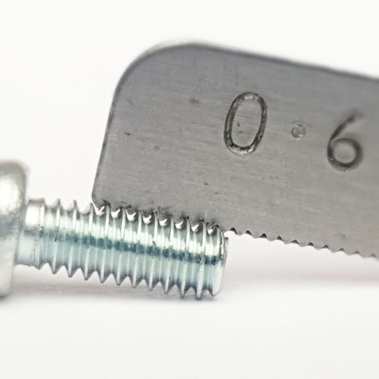 M3x8 M3-(0.60) x 8 Phil Pan Head Screw Former JIS 0.60 Pitch. Trivalent White Cr-3 close up