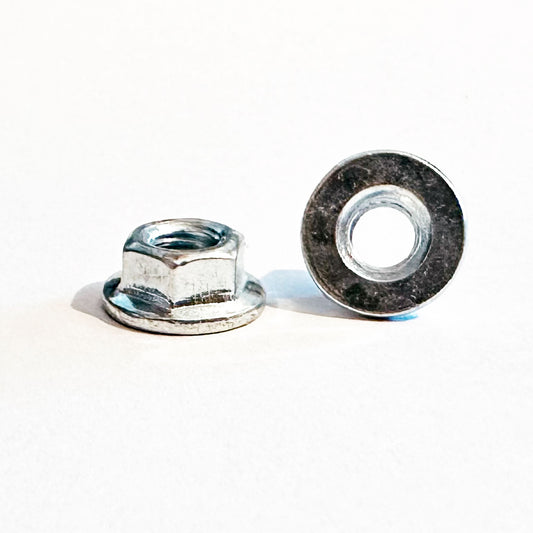 A white M5 plain flanged nut with a trivalent coating on a plain background. M5 Plain Flanged Nut Trivalent White 8mmA/F JIS 92015-1259