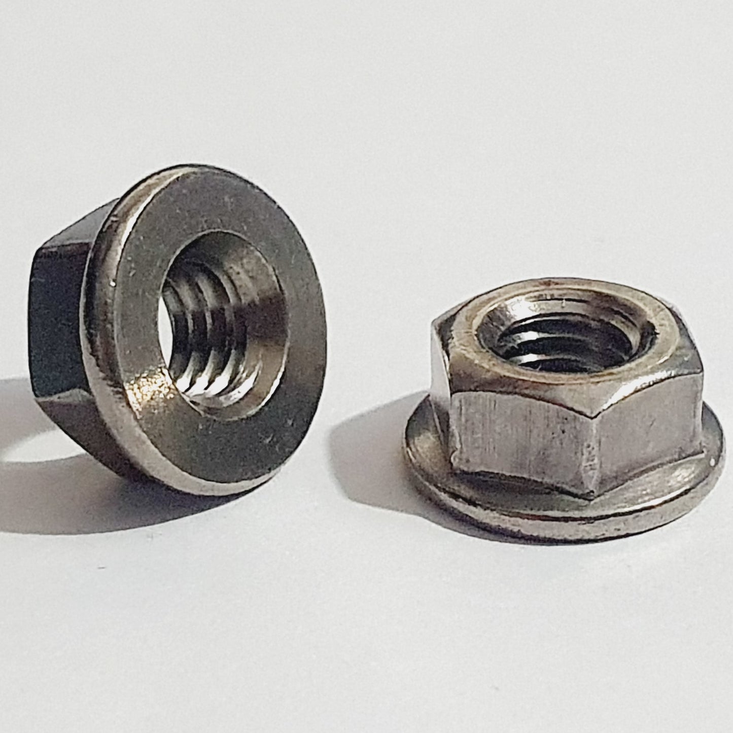 M6 Plain Flanged Nut Stainless Steel 10mm A/F JIS 1.00mm Pitch