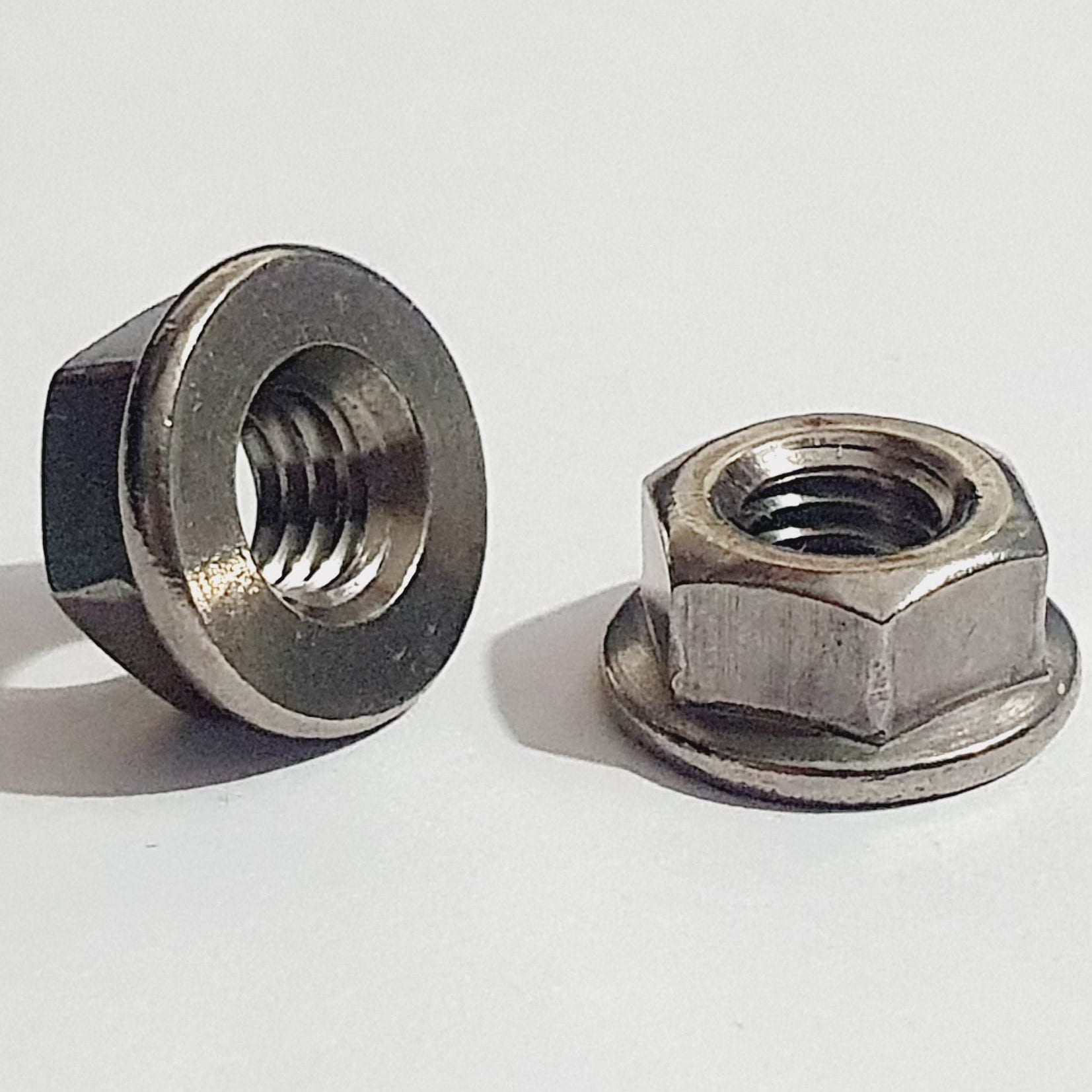 M6 Plain Flanged Nut Stainless Steel 10mm A/F JIS 1.00mm Pitch