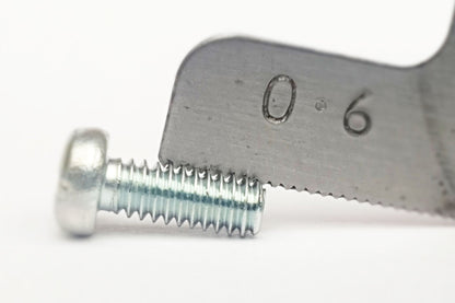 M3x30 M3-(0.60) x 30 Phil Pan Head Screw Former JIS 0.60 Pitch Trivalent White Cr-3 close up