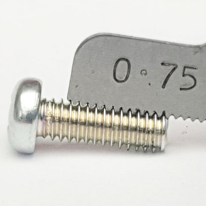 M4x12 M4-(0.75) x 12 Phil Pan Head Screw Former JIS close up
