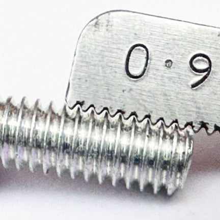 M5x30 M5-(0.9) x30 Round Countersunk Head Screw Former JIS 0.90 Pitch Stainless Steel close up