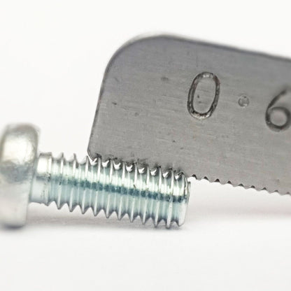 M3x10 M3-(0.60) x 10 Phil Pan Head Screw Former JIS 0.60 Pitch Trivalent White Cr-3 close up