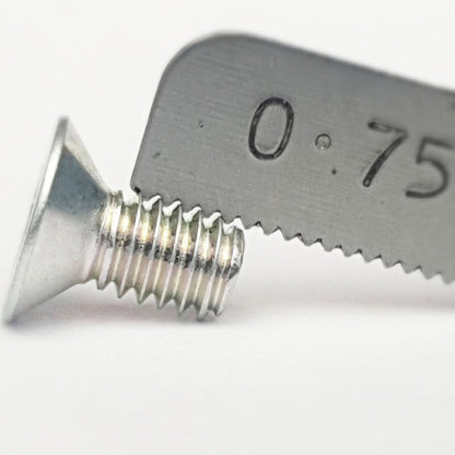 M4-(0.75) x 8 Phil Flat Head Countersunk Screw Former JIS 0.75 Pitch Trivalent White Cr-3 close up