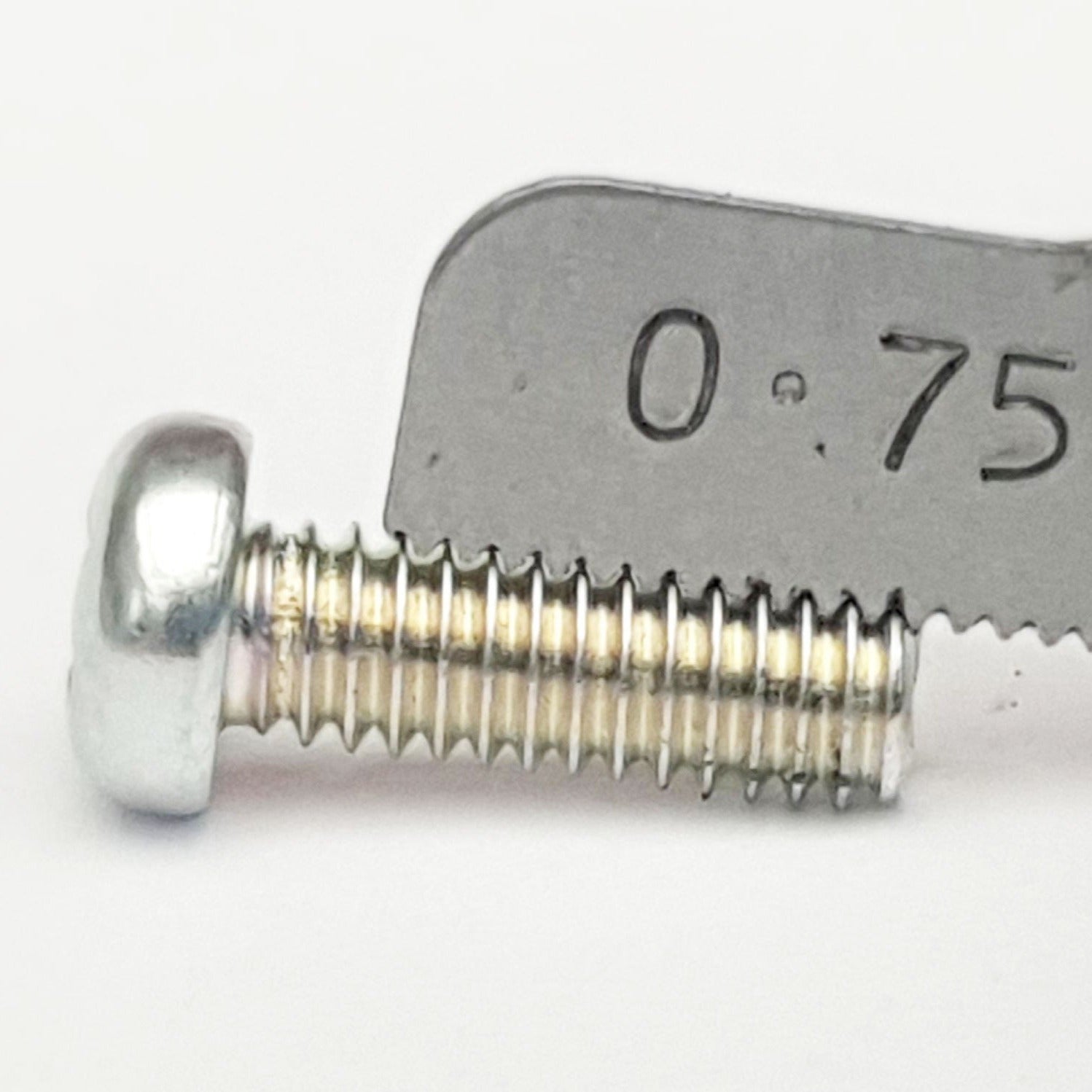 M4x10 M4-(0.75) x 10 Phil Pan Head Screw Former JIS 0.75 Pitch Trivalent White Cr-3 close up